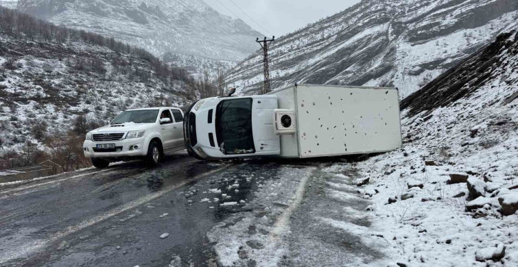 Şırnak'ta Kamyonet Devrildi: 1 Kişi Yaralandı