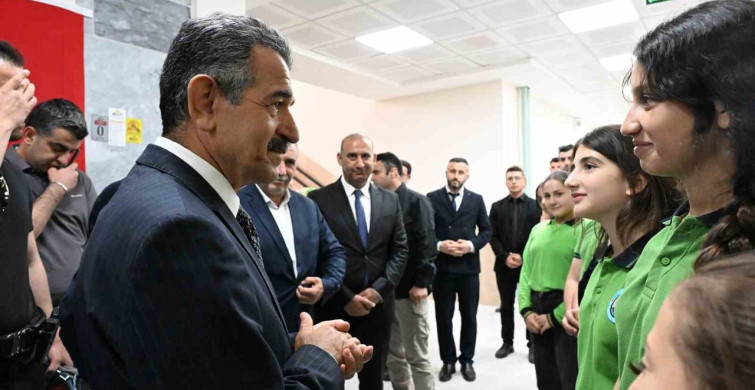 Şırnak'ta Şehit PÖH Mustafa Karapınar Kütüphanesi Açıldı