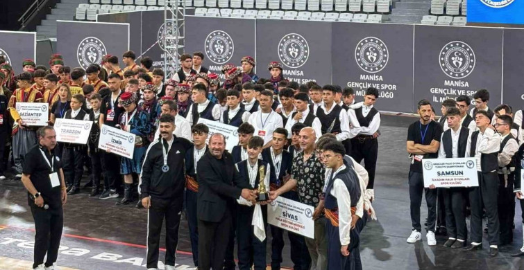 Sivas halk oyunları ekibi Türkiye şampiyonu oldu