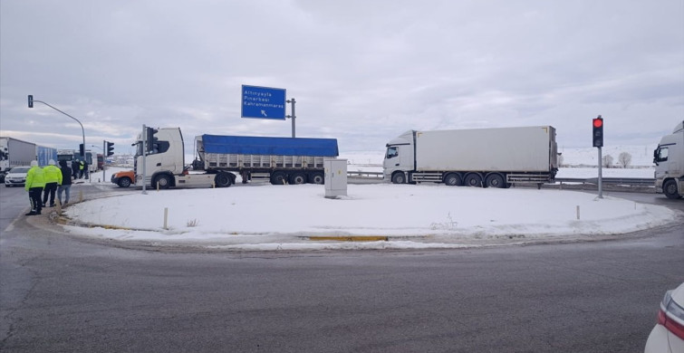 Sivas-Kayseri Kara Yolu Kısmen Ulaşıma Açıldı