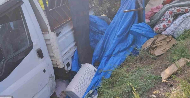 Sivas’ın Kangal ilçesinde kamyonet kazası: 4 yaralı