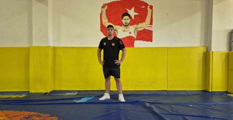 Sivaslı güreşçi Kaan Ege Dönertaş'ın hedefi dünya şampiyonluğu