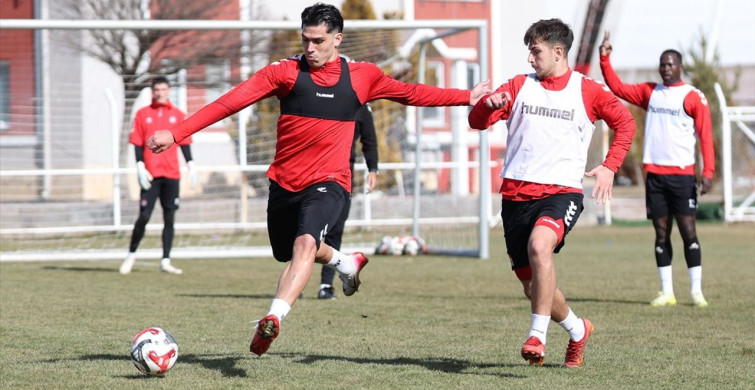 Sivasspor Adana Demirspor Maçına Hazırlanıyor