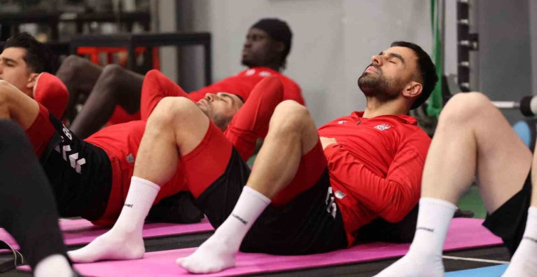 Sivasspor Salonda Antrenman Yaptı