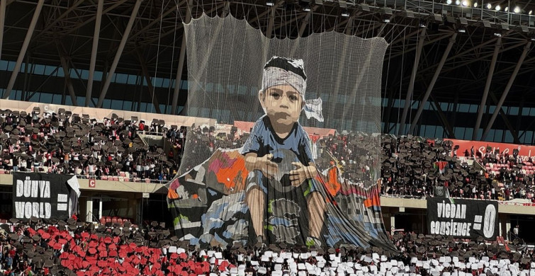 Sivasspor Taraftarlarından Anlamlı Gazze Koreografisi