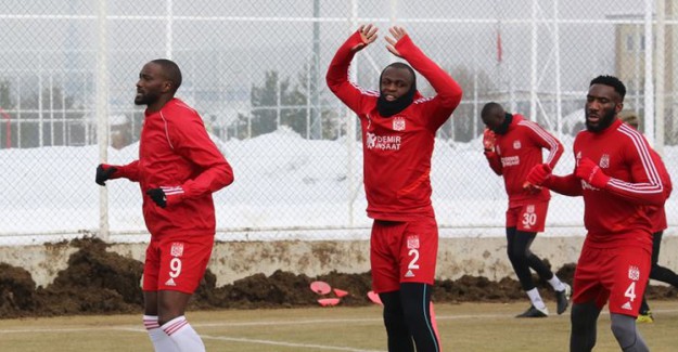 Demir Grup Sivasspor'da '3' Eksik!