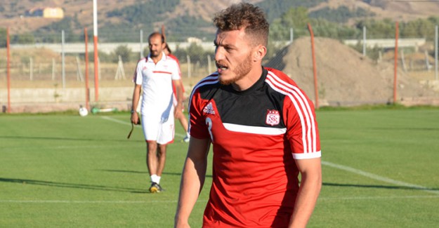 Sivasspor’da Kaptan Ziya Erdal Sağlık Kontrolünden Geçti!