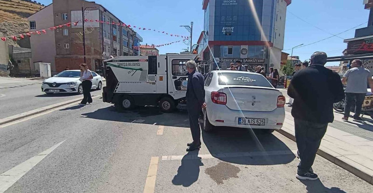 Sivas'ta 4 aracın karıştığı zincirleme kaza: 1 yaralı