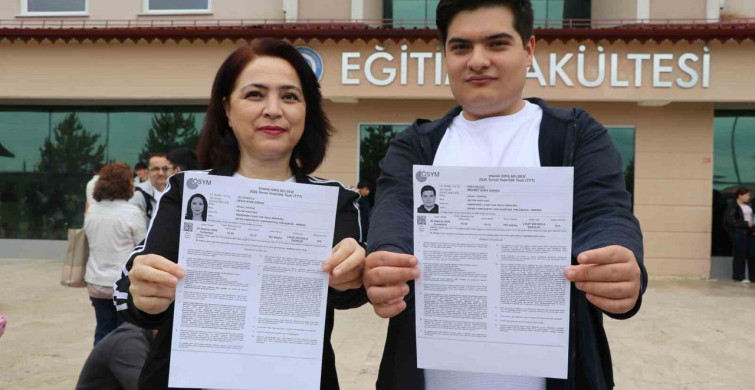 Sivas'ta anne ve oğlu bitişik sınıflarda YKS'ye girdi