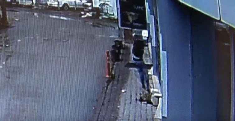 Sivas’ta Balkondan Sarkan Çocuk Kaldırıma Düştü