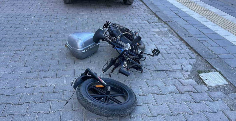 Sivas'ta elektrikli bisiklet sürücüsü panelvanın çarpması sonucu ağır yaralandı