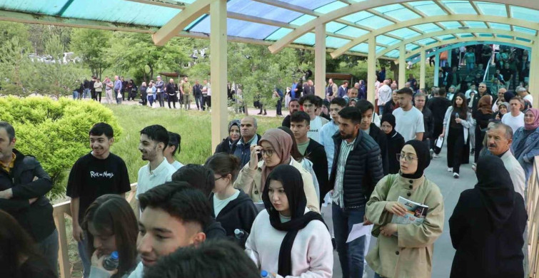 Sivas'ta genç kız inci kolyesini kesmek zorunda kaldı