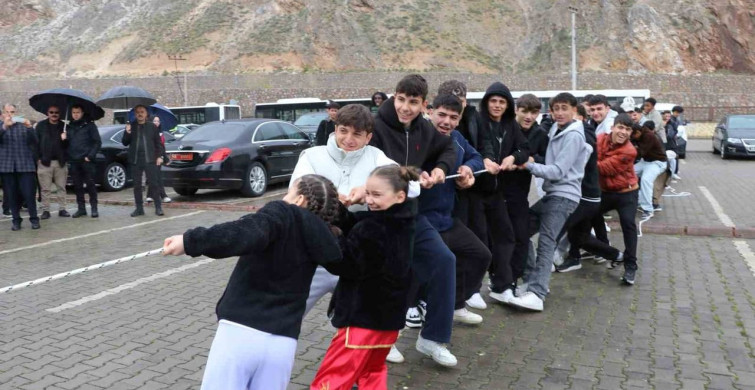 Sivas'ta Hıdırellez Coşkusu Yağmura Rağmen Sürdü