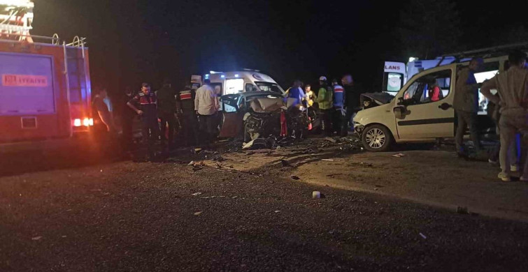 Sivas'ta Kafa Kafaya Çarpışma: 8 Yaralı