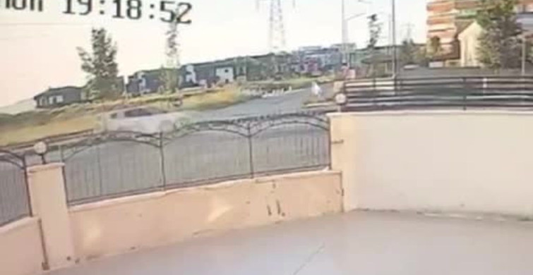 Sivas'ta kontrolden çıkan otomobil feci kaza yaptı
