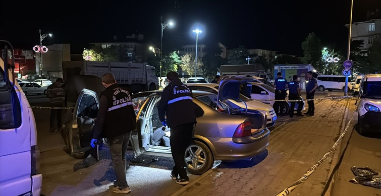 Sivas'ta Park Halindeki Otomobilde Patlama: 1 Çocuk Hayatını Kaybetti