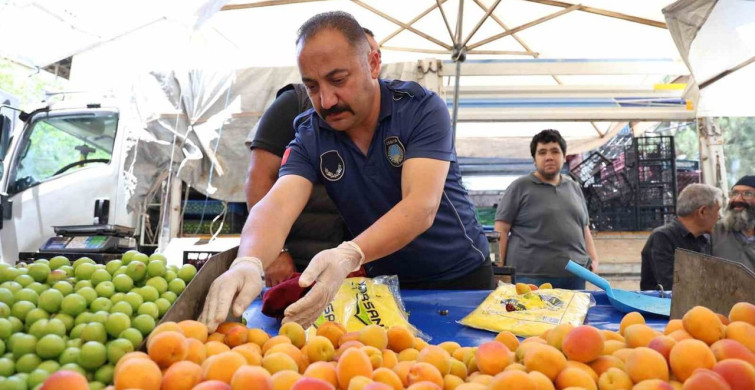 Sivas'ta pazar denetiminde gramaj kontrolü yapıldı