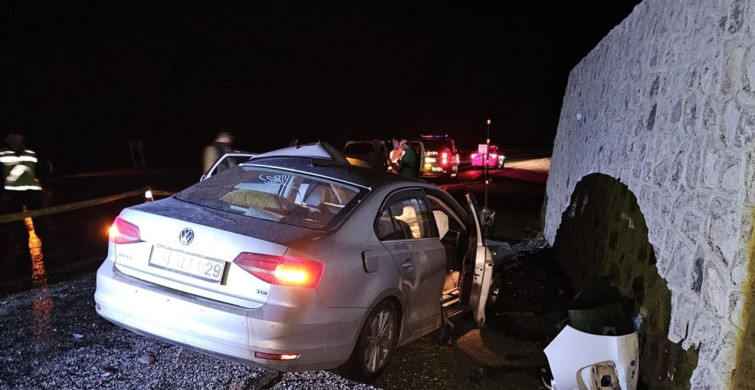 Sivas'ta Trafik Kazası: 1 Ölü, 2 Yaralı