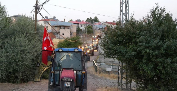 Sivas'ta Traktör Konvoyuyla Damat Gezdirme Geleneği
