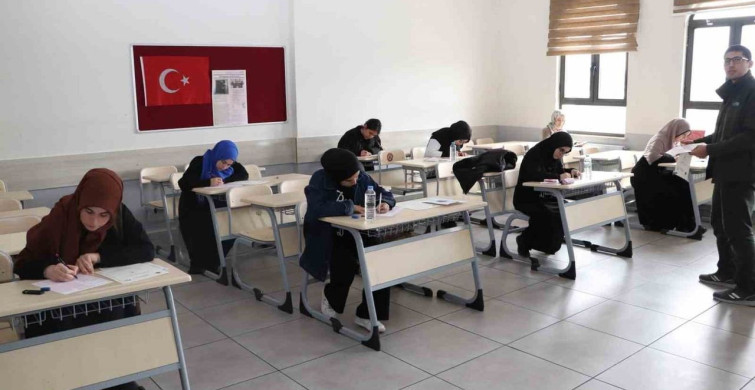 Sivas'ta Umre Ödüllü Bilgi Yarışması Düzenlendi
