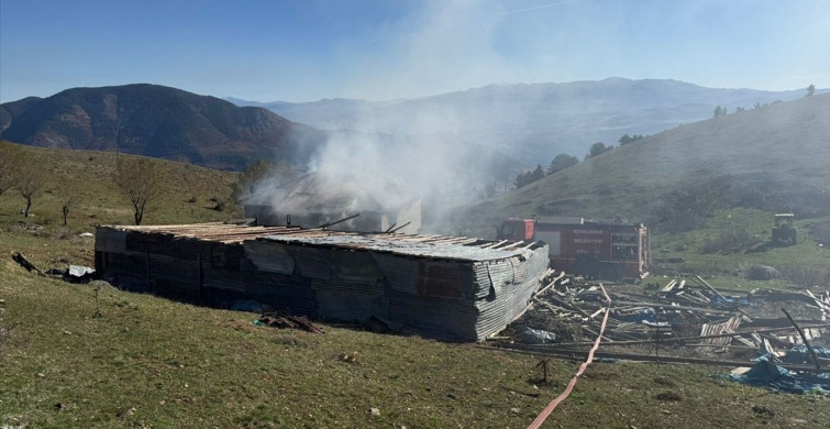 Sivas'ta Yayla Evi Yangını: Kullanılamaz Hale Geldi
