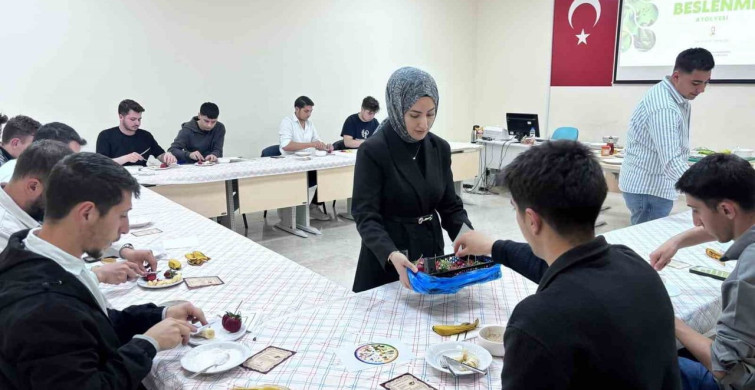 Sivas'ta Yurt Öğrencilerine Sağlıklı Beslenme Eğitimi
