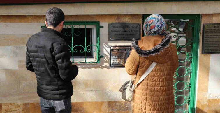 Sivas'taki Mum Baba Türbesi Ziyaretçilerin İlgisini Çekiyor