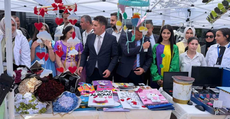 Siverek'te Maarifin Kalbinde Marifetli Gençlik Fuarı Açıldı