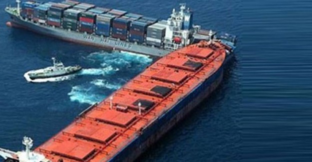 Sivriada Açıklarında Tanker ve Yük Gemisi Çarpıştı