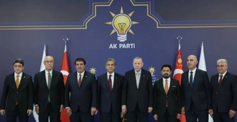 Siyasette yeni rüzgar: 4 partiden 7 belediye başkanı AK Parti’ye geçti!