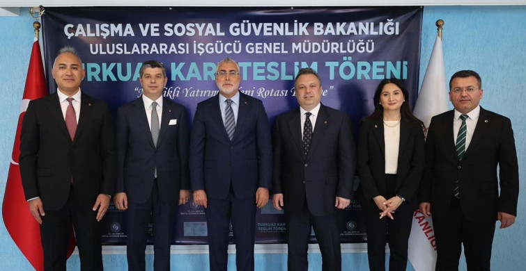 SOCAR Türkiye yöneticilerine Turkuaz Kart takdim edildi