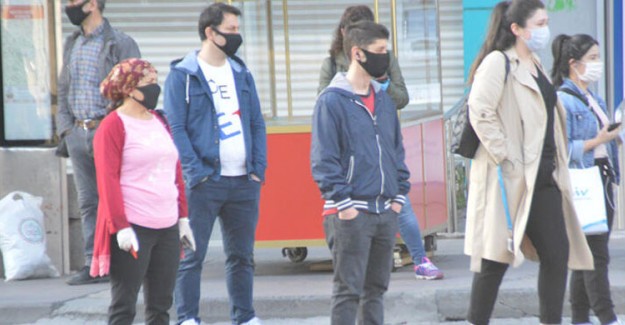 Sokağa Çıkma Yasağı Sonrası İşe Giden Vatandaşlar Yollara Düştü