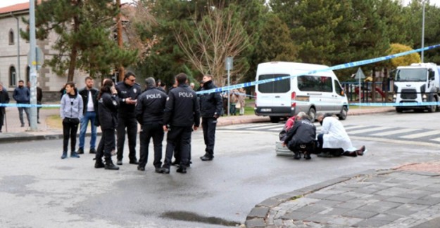 Sokak Ortasında Kadın Cinayeti