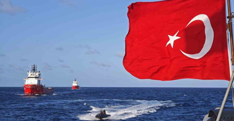 Somali Deniz Görev Grubu'ndan Sondaj Gemilerine Destek