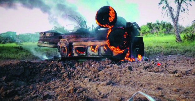 Somali'de Militanları Taşıyan Araç Patladı, Onlarca Ölü Var
