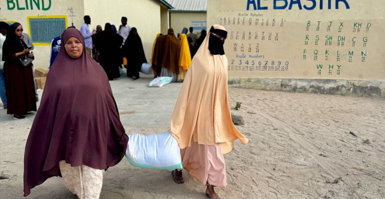 Somali'deki Engelli Öğrencilere Gıda Yardımı