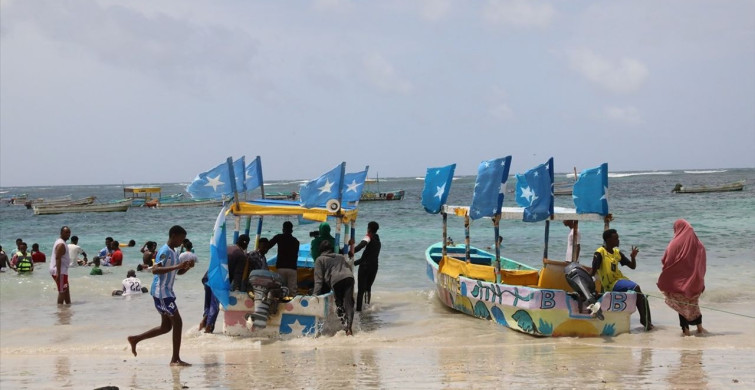 Somalililer Hint Okyanusu'nda Balık Tutma ve Sosyalleşme Keyfi