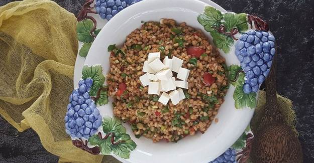 Soya Soslu Buğday Salatası Tarifi