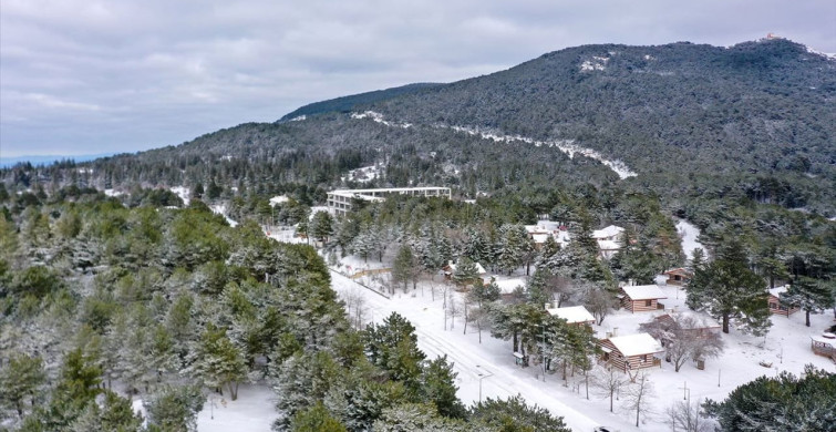 Spil Dağı Milli Parkı'nda Kış Manzarası