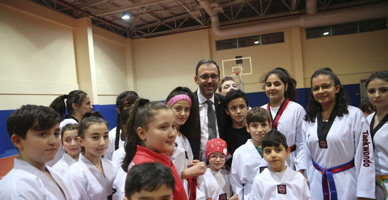 Spor Bakanı: Sporcularımız İle Gurur Duyuyoruz