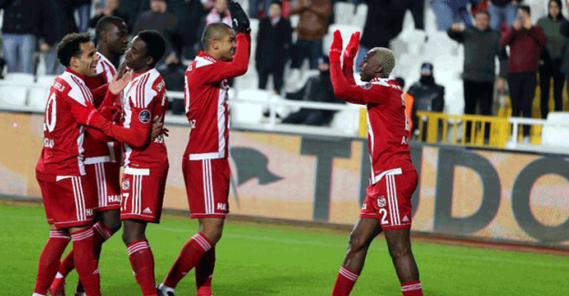 Spor Toto Süper Lig 21. Hafta: Sivasspor 2 - 1 Akhisarspor (Maç Sonucu)