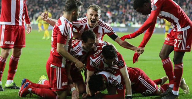Spor Toto Süper Lig 25. Hafta: Sivasspor 2-0 Evkur Yeni Malatyaspor (Maç Sonucu)