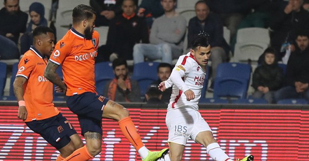 Spor Toto Süper Lig 30. Hafta: Medipol Başakşehir 0-2 Göztepe (Maç Sonucu)