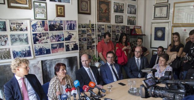 Srebrenitsalı Anneler Hollanda'yı AİHM'e Şikayet Edecek