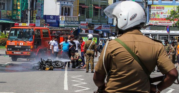 Sri Lanka'da Terör Tehdidinden Dolayı Pazar Ayinleri Yapılmayacak