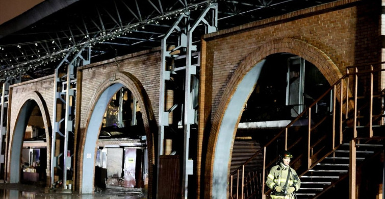 St. Petersburg'da Pazar Yerinde Yangın