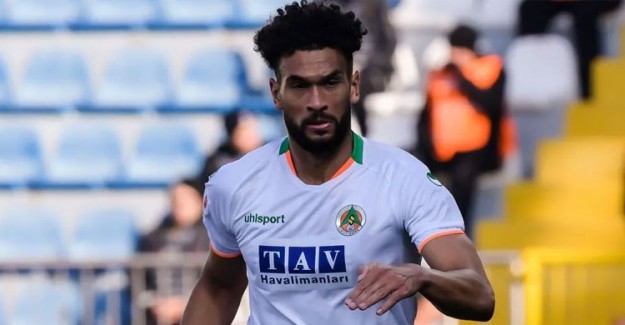 Steven Caulker: Top Önce Ayağıma Çarpıp Elime Geldi