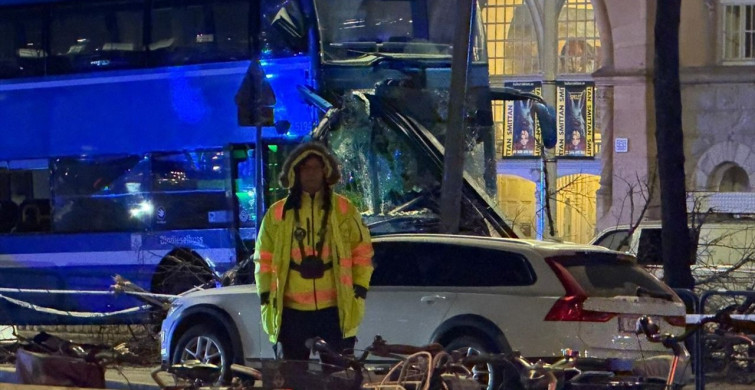 Stockholm'de Otobüs Kazası: Ölü ve Yaralılar Var