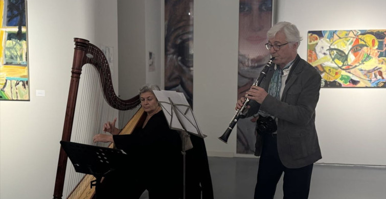 Suat Arıkan'ın 50. Sanat Yılı Sergisi AKM'de Açıldı