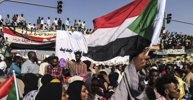 Sudan’da Muhalifler Askeri Konsey İle Görüşmeleri Durdurdu 